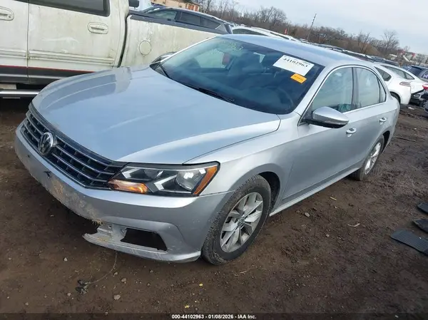 1VWAT7A3XHC083943 2017 VOLKSWAGEN PASSAT - Image 2