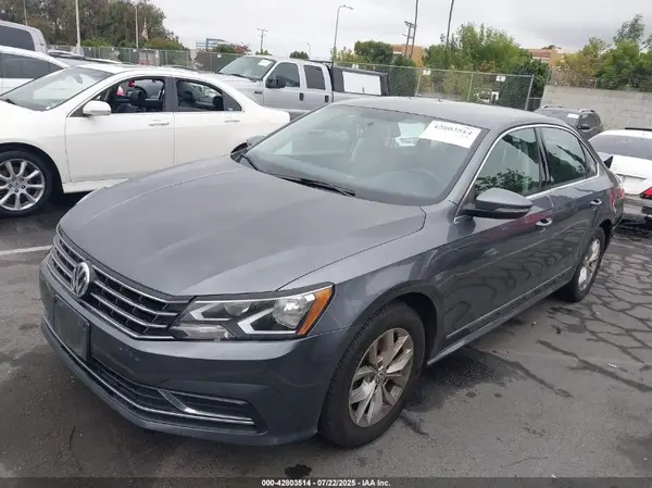 1VWAT7A3XHC085045 2017 VOLKSWAGEN PASSAT - Image 2