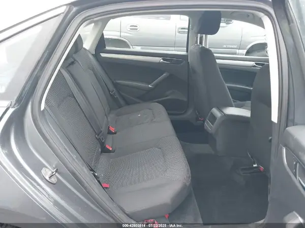 1VWAT7A3XHC085045 2017 VOLKSWAGEN PASSAT - Image 8