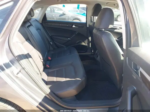 1VWBA7A30JC002125 2018 VOLKSWAGEN PASSAT - Image 8