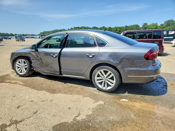 1VWBA7A30JC002240 2018 VOLKSWAGEN PASSAT - Image 2