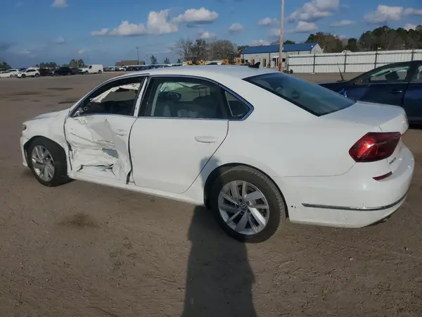 1VWBA7A30JC004733 2018 VOLKSWAGEN PASSAT - Image 2