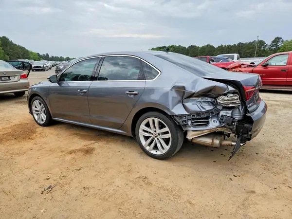 1VWBA7A30JC013108 2018 VOLKSWAGEN PASSAT - Image 2