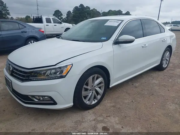 1VWBA7A30JC017417 2018 VOLKSWAGEN PASSAT - Image 2