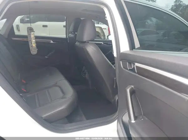 1VWBA7A30JC017417 2018 VOLKSWAGEN PASSAT - Image 8