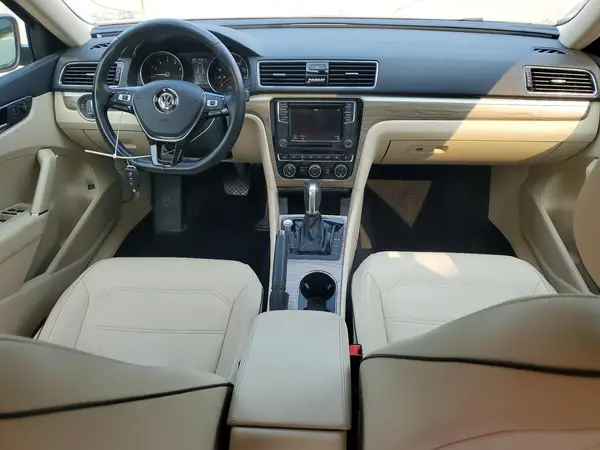 1VWBA7A30JC020561 2018 VOLKSWAGEN PASSAT - Image 8