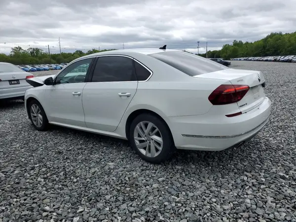 1VWBA7A30JC021676 2018 VOLKSWAGEN PASSAT - Image 2