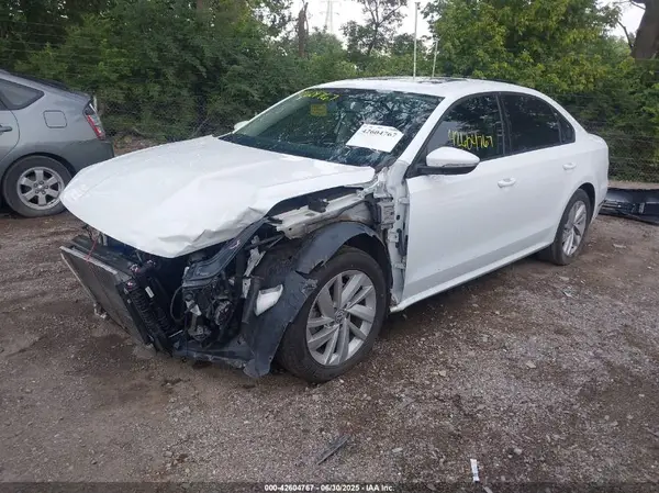 1VWBA7A30JC022116 2018 VOLKSWAGEN PASSAT - Image 2