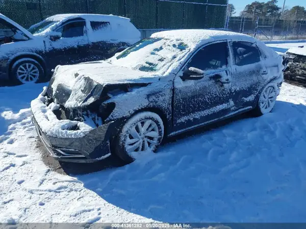 1VWBA7A30JC024531 2018 VOLKSWAGEN PASSAT - Image 2