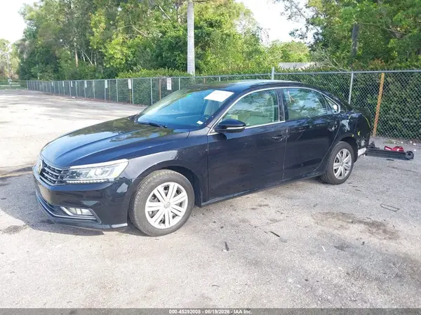 1VWBA7A30JC025484 2018 VOLKSWAGEN PASSAT - Image 2
