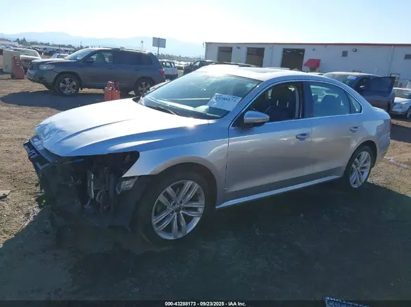 1VWBA7A30JC027915 2018 VOLKSWAGEN PASSAT - Image 2