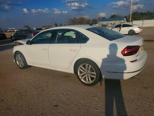 1VWBA7A30JC030488 2018 VOLKSWAGEN PASSAT - Image 2