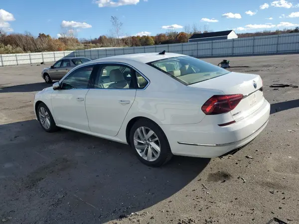 1VWBA7A30JC031785 2018 VOLKSWAGEN PASSAT - Image 2