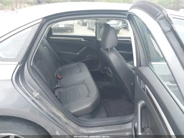 1VWBA7A30JC033617 2018 VOLKSWAGEN PASSAT - Image 8