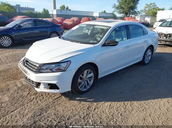 1VWBA7A30JC043547 2018 VOLKSWAGEN PASSAT - Image 2