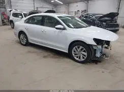 1VWBA7A30JC048957 2018 VOLKSWAGEN PASSAT