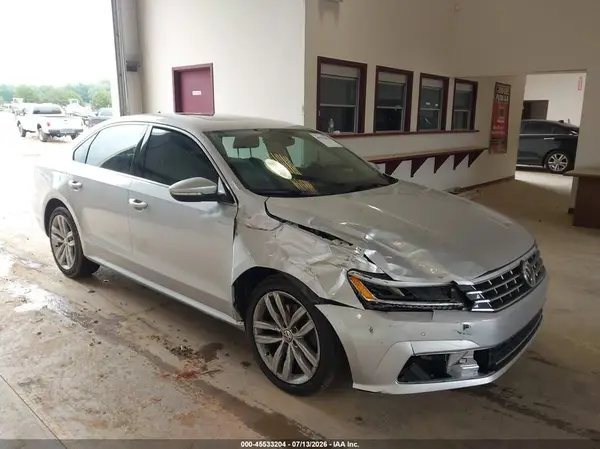 1VWBA7A31JC001453 2018 VOLKSWAGEN PASSAT - Image 1