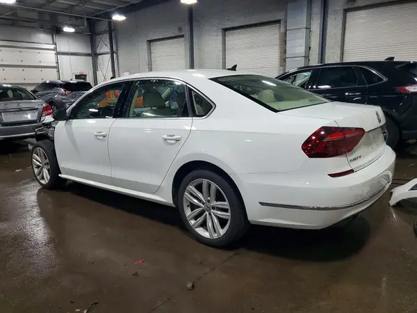 1VWBA7A31JC001730 2018 VOLKSWAGEN PASSAT - Image 2