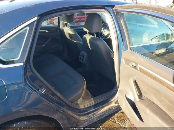1VWBA7A31JC011903 2018 VOLKSWAGEN PASSAT - Image 8