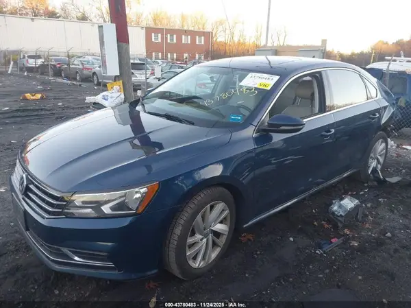 1VWBA7A31JC011951 2018 VOLKSWAGEN PASSAT - Image 2