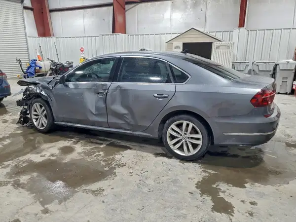 1VWBA7A31JC021878 2018 VOLKSWAGEN PASSAT - Image 2