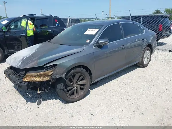 1VWBA7A31JC022173 2018 VOLKSWAGEN PASSAT - Image 2