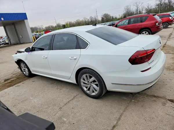 1VWBA7A31JC026532 2018 VOLKSWAGEN PASSAT - Image 2