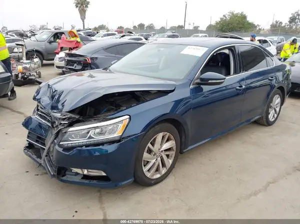 1VWBA7A31JC041189 2018 VOLKSWAGEN PASSAT - Image 2