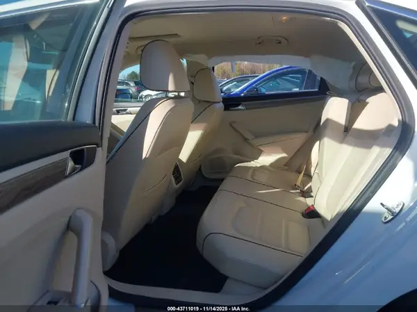 1VWBA7A31JC043783 2018 VOLKSWAGEN PASSAT - Image 8