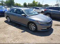 1VWBA7A31JC049728 2018 VOLKSWAGEN PASSAT