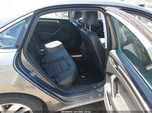 1VWBA7A31JC049728 2018 VOLKSWAGEN PASSAT - Image 8