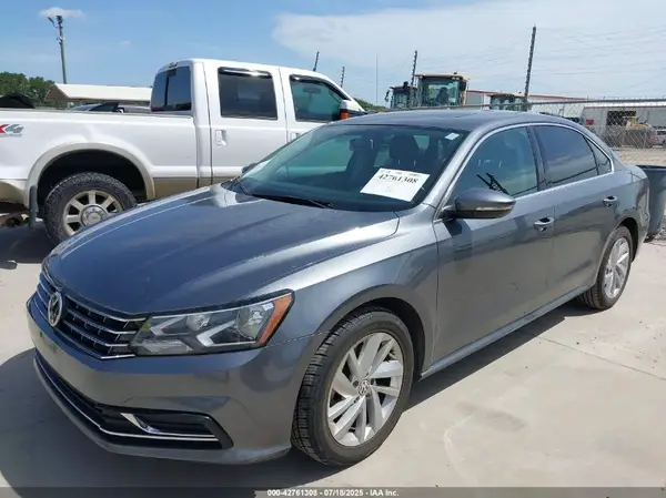 1VWBA7A32JC000621 2018 VOLKSWAGEN PASSAT - Image 2