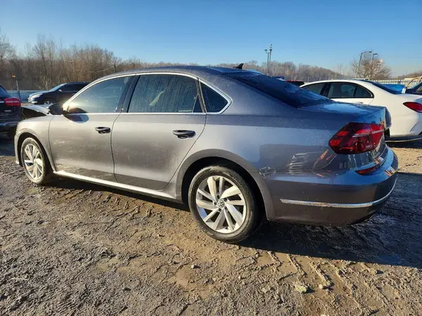 1VWBA7A32JC002997 2018 VOLKSWAGEN PASSAT - Image 2