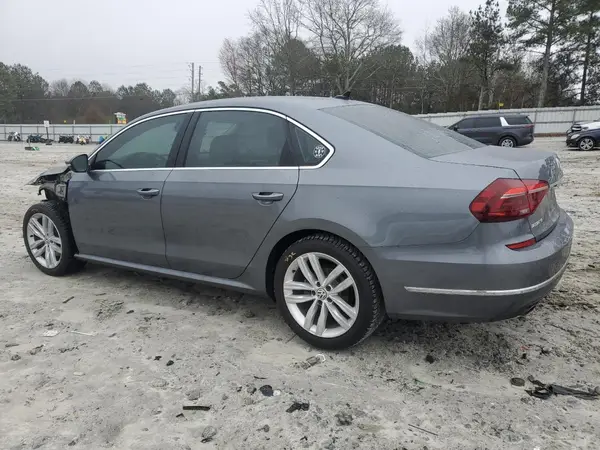 1VWBA7A32JC003356 2018 VOLKSWAGEN PASSAT - Image 2