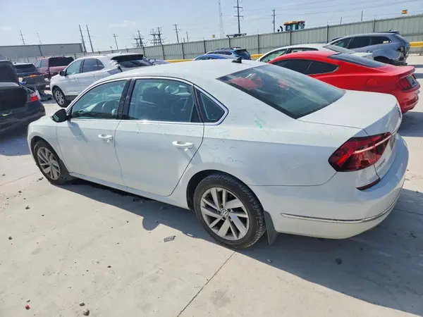1VWBA7A32JC006158 2018 VOLKSWAGEN PASSAT - Image 2
