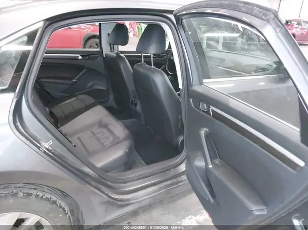 1VWBA7A32JC010808 2018 VOLKSWAGEN PASSAT - Image 8