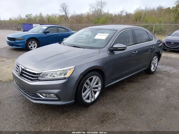 1VWBA7A32JC012283 2018 VOLKSWAGEN PASSAT - Image 2