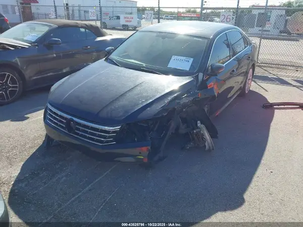 1VWBA7A32JC012879 2018 VOLKSWAGEN PASSAT - Image 2