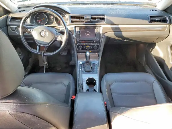1VWBA7A32JC015085 2018 VOLKSWAGEN PASSAT - Image 8