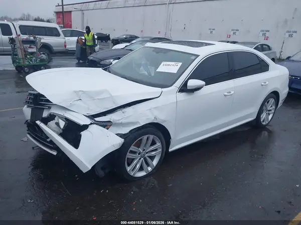 1VWBA7A32JC015393 2018 VOLKSWAGEN PASSAT - Image 2