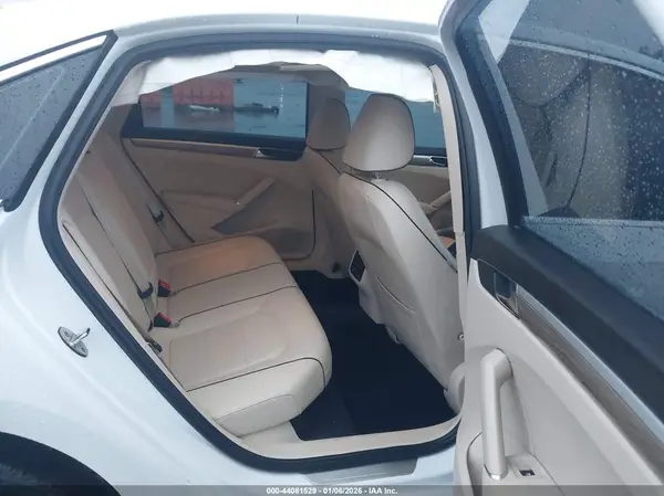 1VWBA7A32JC015393 2018 VOLKSWAGEN PASSAT - Image 8