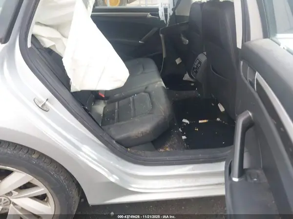 1VWBA7A32JC015457 2018 VOLKSWAGEN PASSAT - Image 8