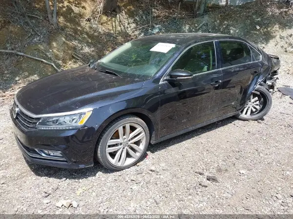 1VWBA7A32JC015992 2018 VOLKSWAGEN PASSAT - Image 2
