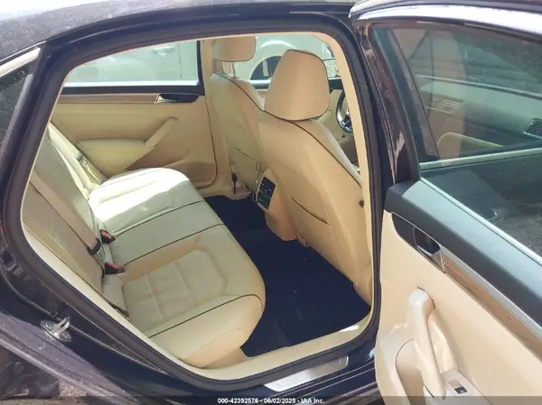 1VWBA7A32JC015992 2018 VOLKSWAGEN PASSAT - Image 8
