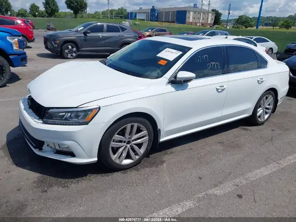 1VWBA7A32JC016723 2018 VOLKSWAGEN PASSAT - Image 2
