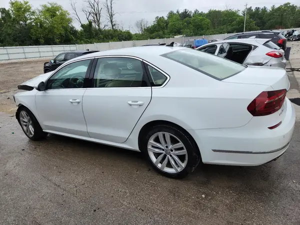 1VWBA7A32JC017094 2018 VOLKSWAGEN PASSAT - Image 2