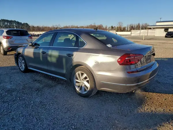 1VWBA7A32JC017709 2018 VOLKSWAGEN PASSAT - Image 2