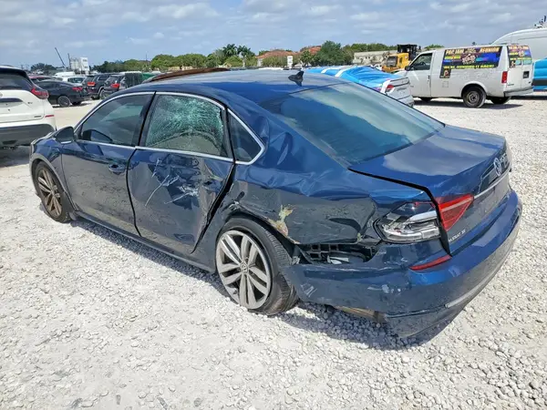 1VWBA7A32JC018021 2018 VOLKSWAGEN PASSAT - Image 2