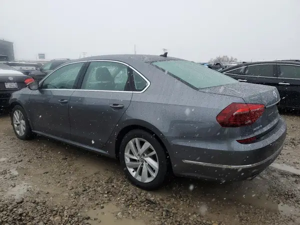1VWBA7A32JC021520 2018 VOLKSWAGEN PASSAT - Image 2