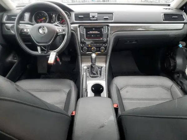 1VWBA7A32JC021520 2018 VOLKSWAGEN PASSAT - Image 8